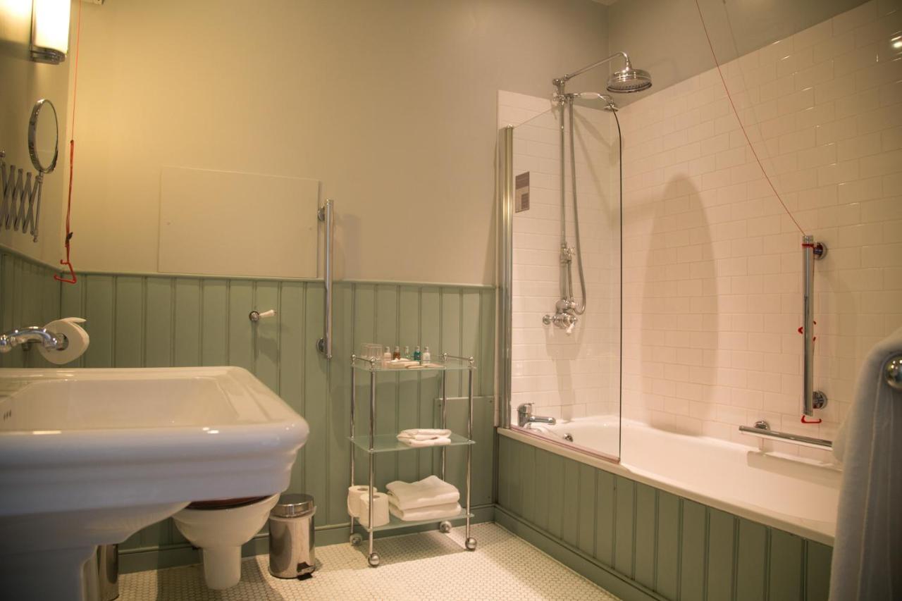 Collingwood Arms Hotel Cornhill on Tweed Room photo